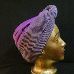 Fashionable toque (female head turbans),